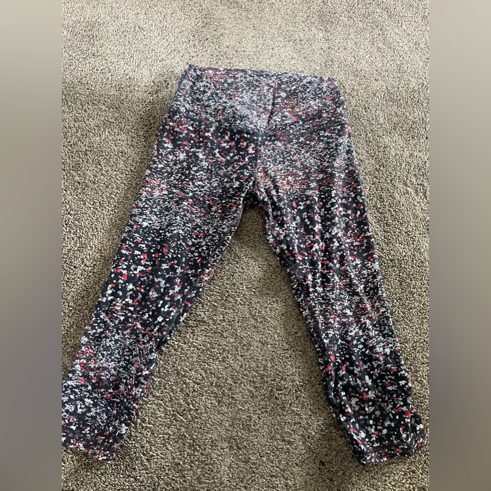 Lululemon women’s cropped leggings